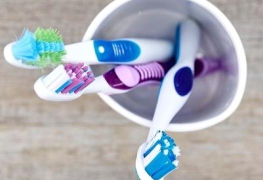 cleaning toothbrush holder